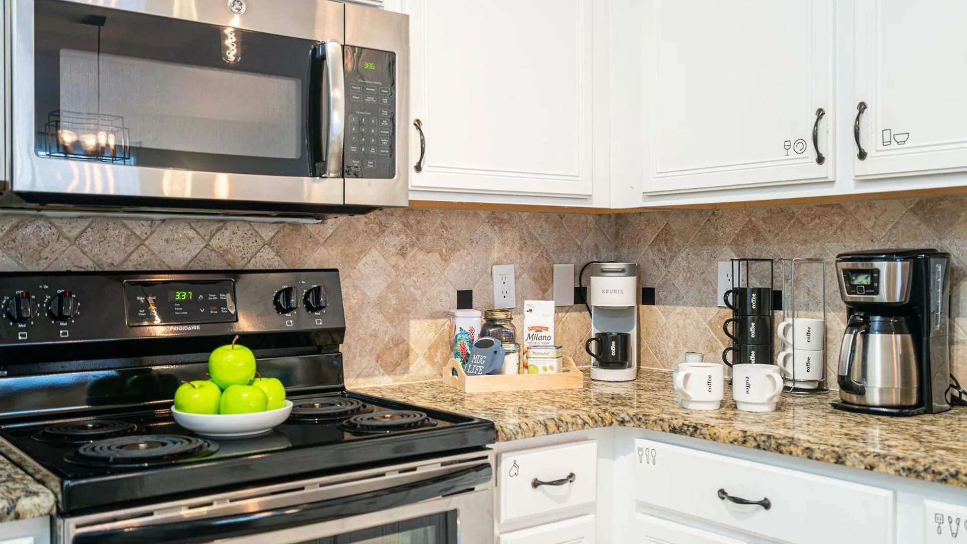 Heated Pool And Golf Cart, Walk To Beach! Best Deal! Destin Holiday home