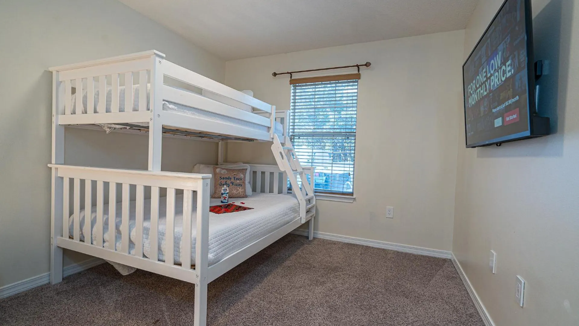 Heated Pool And Golf Cart, Walk To Beach! Best Deal! Destin 0*,