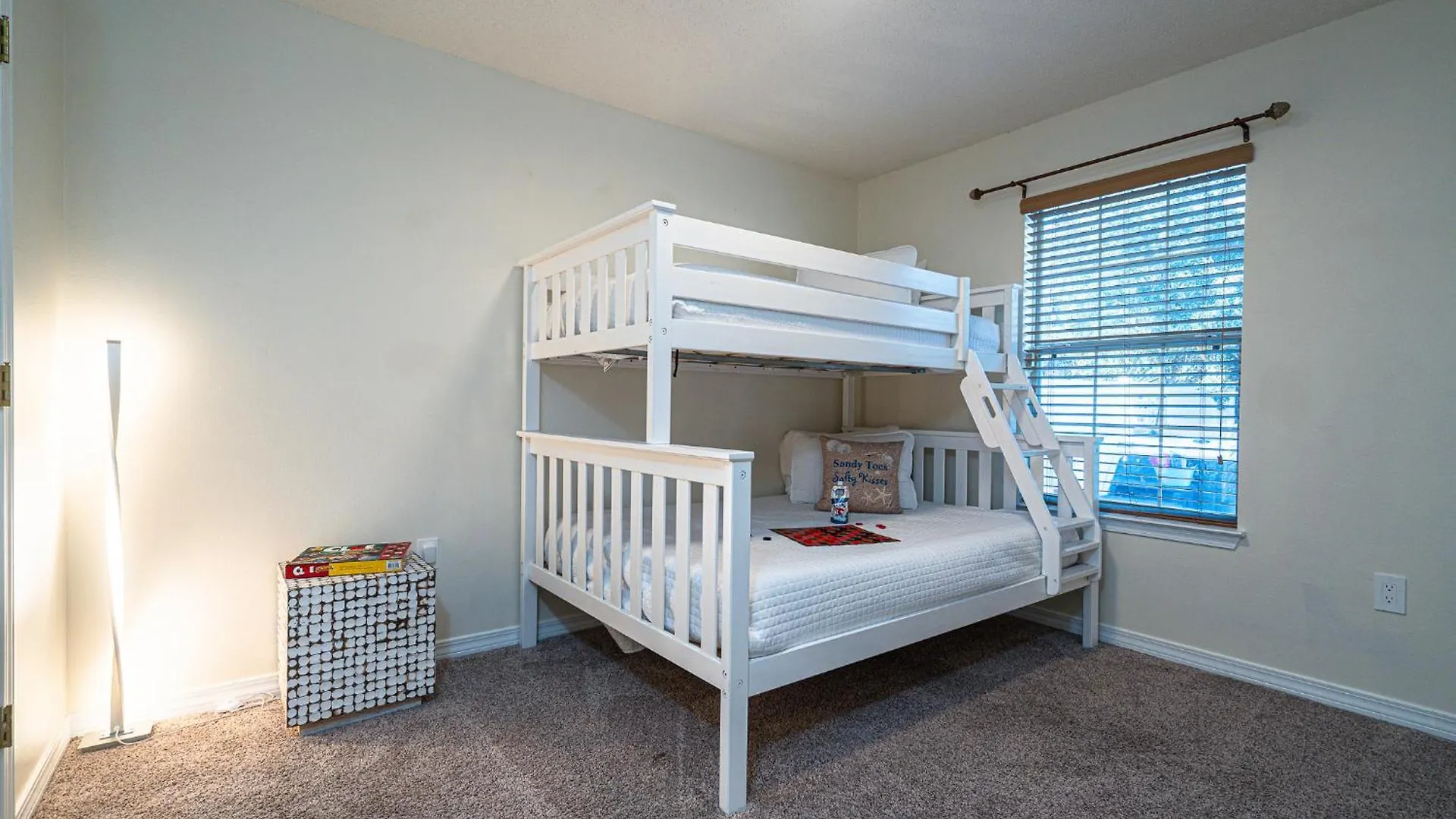 Heated Pool And Golf Cart, Walk To Beach! Best Deal! Destin