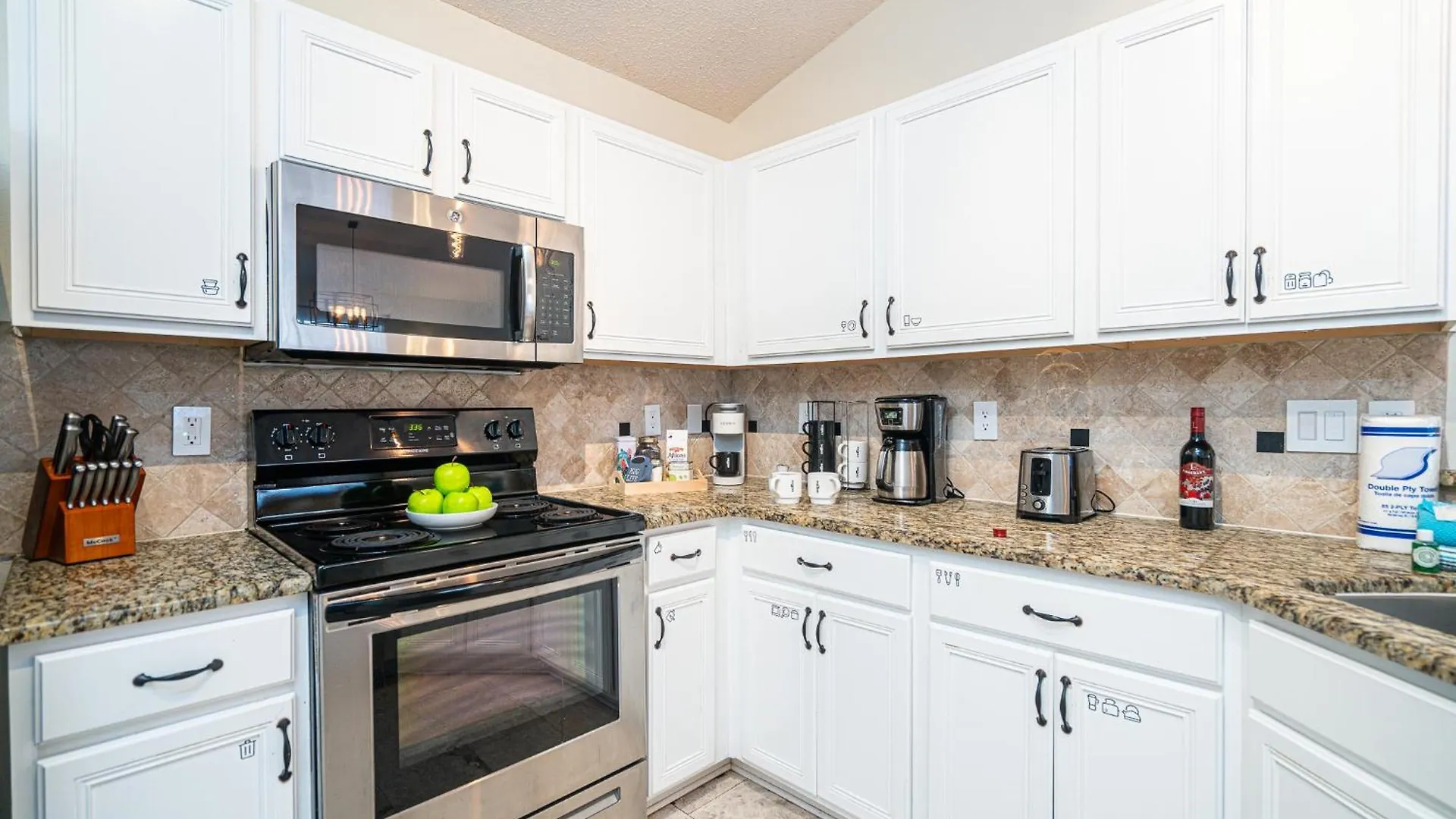 Heated Pool And Golf Cart, Walk To Beach! Best Deal! Destin Holiday home